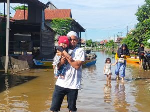 Banjir di Desa Lautang Kecamatan Belawa, Warga Kesulitan Air Bersih