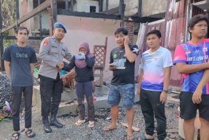 PB Tosagenae Belawa Gerak Cepat Beri Bantuan Pada Korban Kebakaran