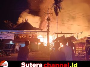 Kebakaran Hebat di Desa Walanga, 5 Rumah Panggung dan Sebuah Kios Ludes, Kerugian Milyaran Rupiah