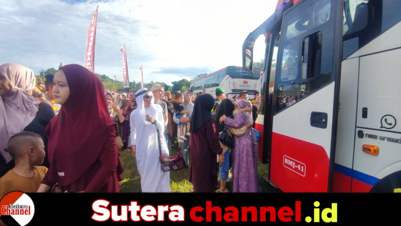 Jamaah Haji Khusus PT Darmawan Disambut Haru di Islamic Center Palaguna Wajo