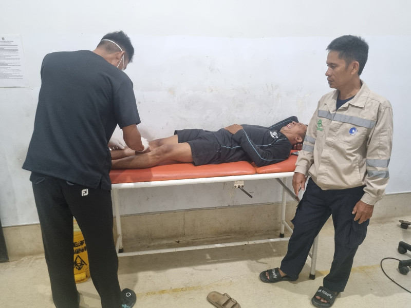 Petugas Damkar Wajo Terluka Saat Bertaruh Nyawa Padamkan Api di Tanasitolo